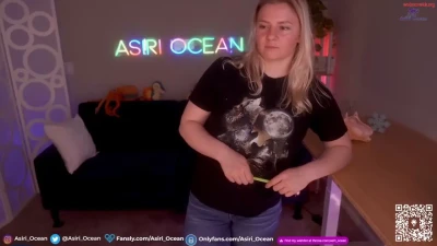 asiri_ocean_free - Behind the scenes of Christy Love! Tofu's bark box