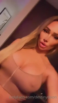 destinydixon - I do the chicken dance in my panties