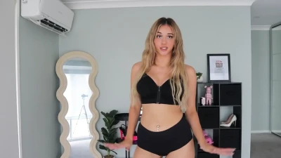 emalie - Babe, I am online right now! DM me and lets play!!😈😈