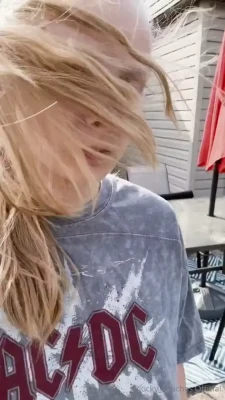 pluckypeaches - my yoga pants are too big