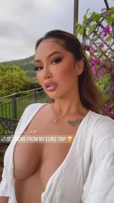ashleyveeip - Tanned, plugged and moaning for your cock