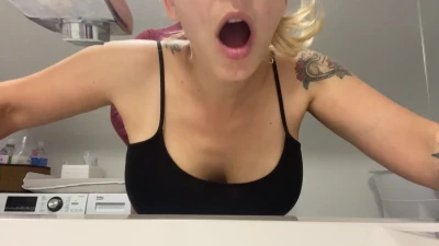 lizadelsierra - Wanna squeeze? 😈😈
