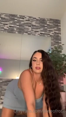 doseofrose - Did someone order a tight little pussy for Xmas? 🎁