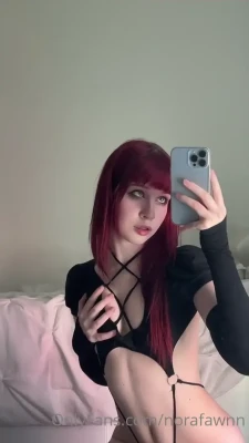 norafawn - Lotion on my feet 😉