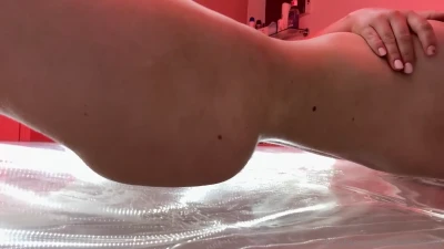 lisacatherina - Guess what's behind 😏