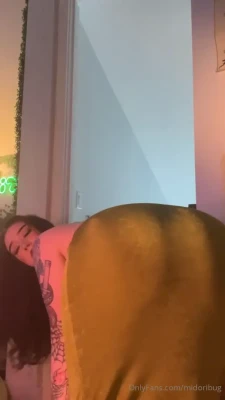 midoribug - Let's not forget them tights :D