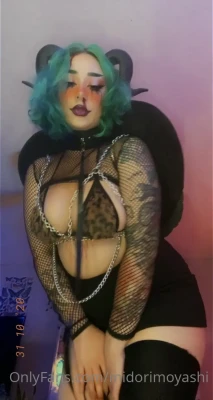 midoribug - You would rather lick my feet than fuck her..