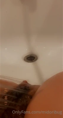 midoribug - Your Busty Goddes was born today!!!🎂✨👏🏾 Wanna that you