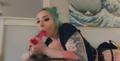 midoribug - I taste very sweet💋 Have you ever eaten a ripe peach?🍑💦 It's