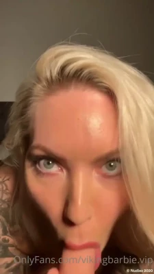 yvonne_bar - You got time for a quick finger bang? 🥵🥵