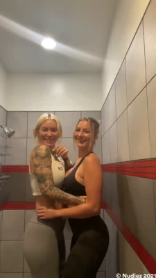 yvonne_bar - 🟡 Titty Tuesday: Jumping Jacks ... Ouch 😱