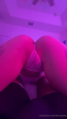 brizzysee - Thought you might wanna see the front of my gym outfit too... and
