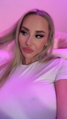 claudiafijal - Just a pretty face with a hint of mischief 😏 💋 part 1