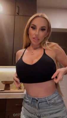 claudiafijal - T'aimerais avoir une vidéo dickrate ou que je dis je ferais quoi