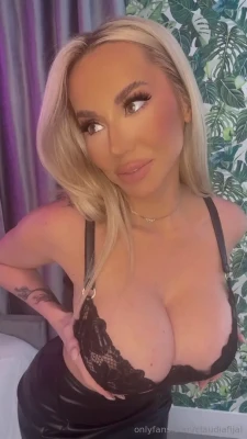 claudiafijal - Do you want me on my knees?