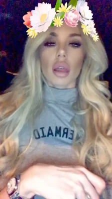 claudiafijal - Visit my profile and give me some likes so I know what type of