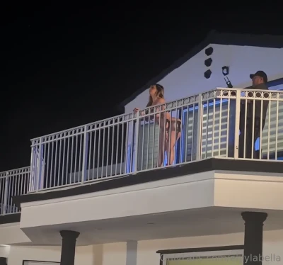 elyylabella - Daddy is looking juicy