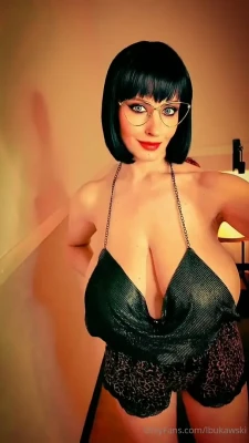 lbukawski - So...... You like super HD butt? It's like... Ready to be slipped