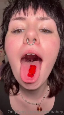 bimbobabey - Rubbing my pussy and cumming 💜