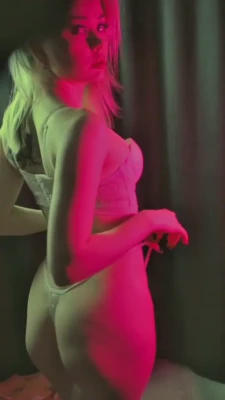 sishka14 - Feeling frisky