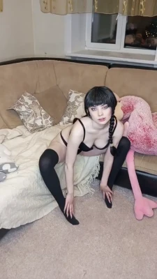 sishka14 - do you want to see more g/g content on this page? like this post!