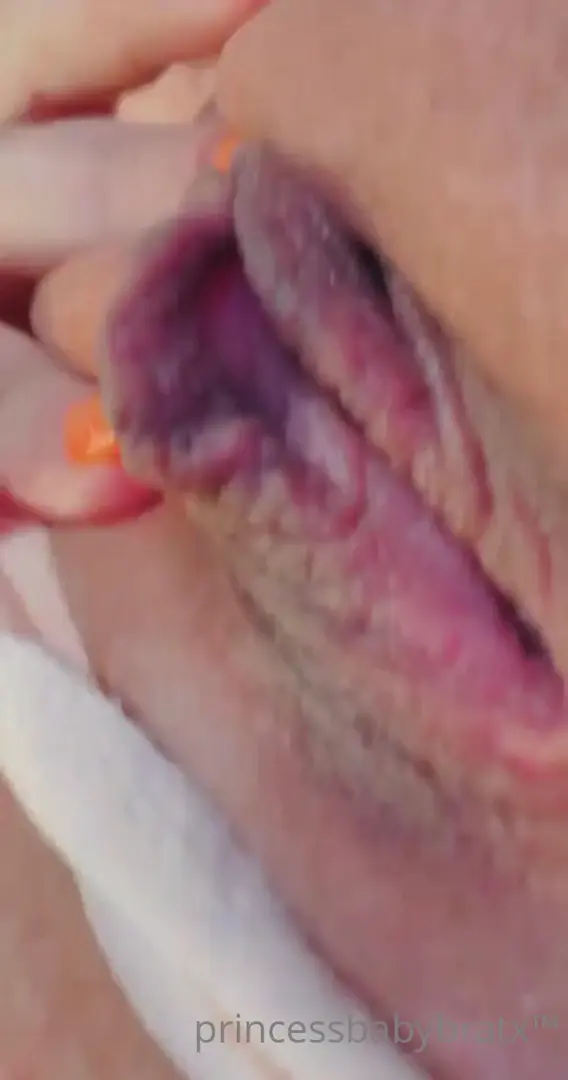 princessbabybratx - El único corazón que quiero que me rompan 🥵🍑