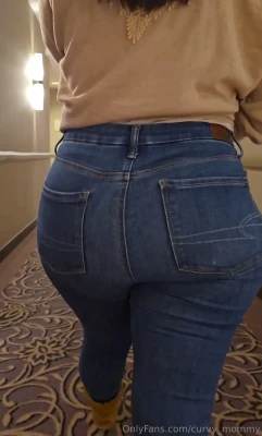 curvy_mommy - Real cozy. What’s your plans for today? I hope they’re with me