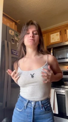 fairyjulia - Here's another stretching video where my booty is looking thick and