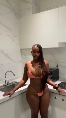 isimbi - Hey 𝘉𝘢𝘣𝘦 😏😜