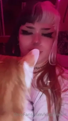 katthekunt - Longer clip of my twitter post! fucking my juicy donut with a hard