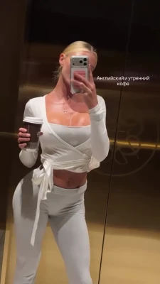 summerlovesummer - Sneaky pussy reveal!