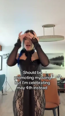 sofiiiiagomez - Naughty thoughts on my mind    share yours with me and let s make