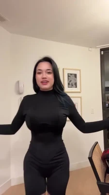 sofiiiiagomez - Throwback Thursday comes from my very early set  Girlfriend