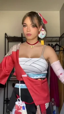 sofiiiiagomez - Tits out Tuesday?? 😝