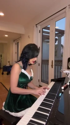 sofiiiiagomez - Look at me cumming hard in pic 2  I deepthroat and ride you hard 