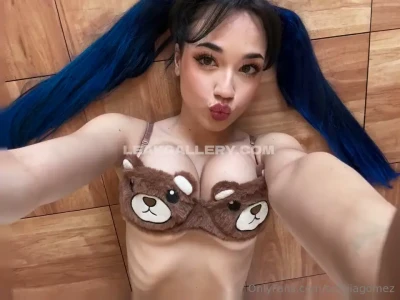 sofiiiiagomez - Tomorrow  4-6pm PST  7-9 EST    Going live with  lemonkittenz  Get