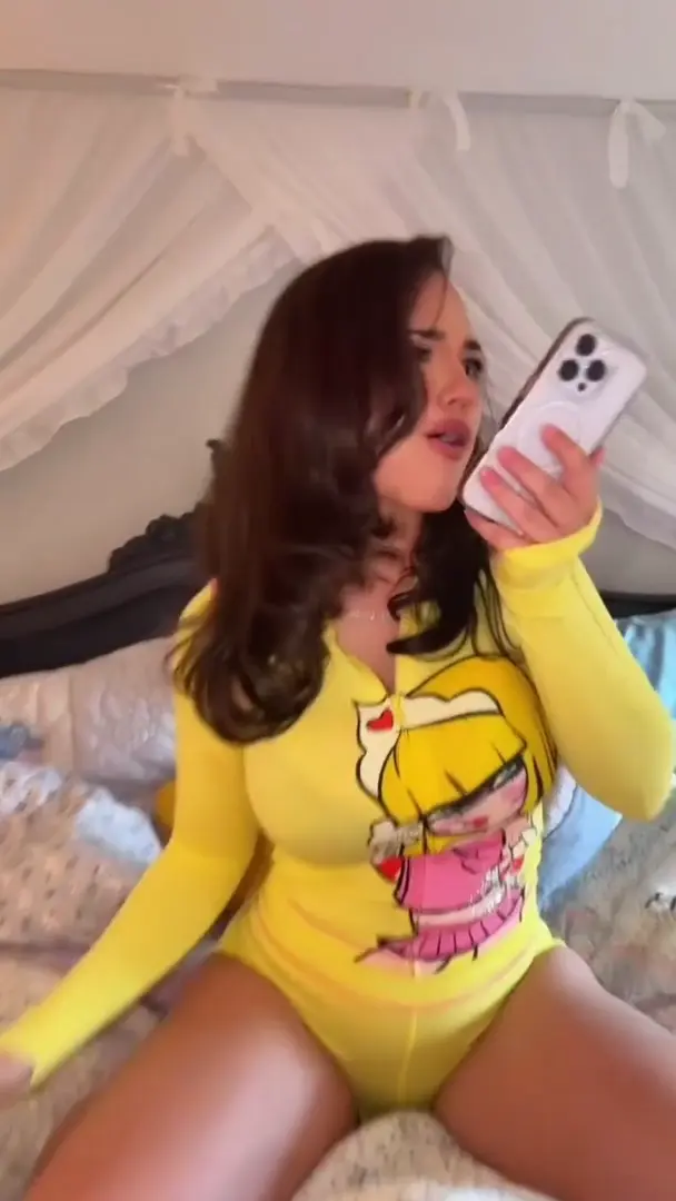 sofiiiiagomez - Enjoy this cumshot on my face😘