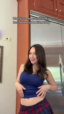 sofiiiiagomez - You want these pants off ?